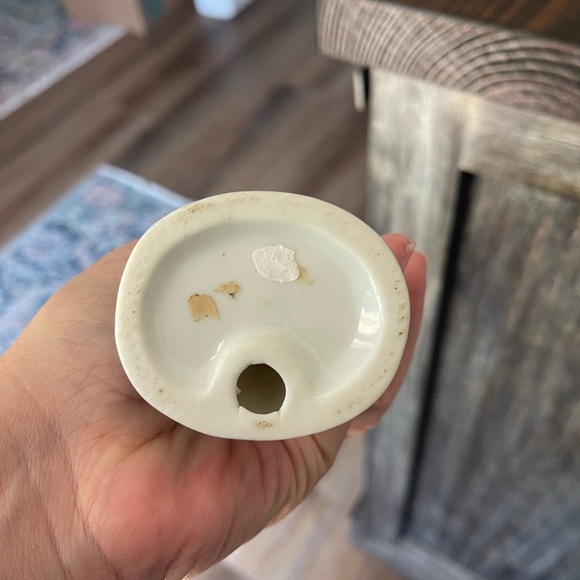 Vintage Porcelain Figurines Pair – Colonial Boys/ Men – Hand Painted – 5” Tall - Picture 8 of 9